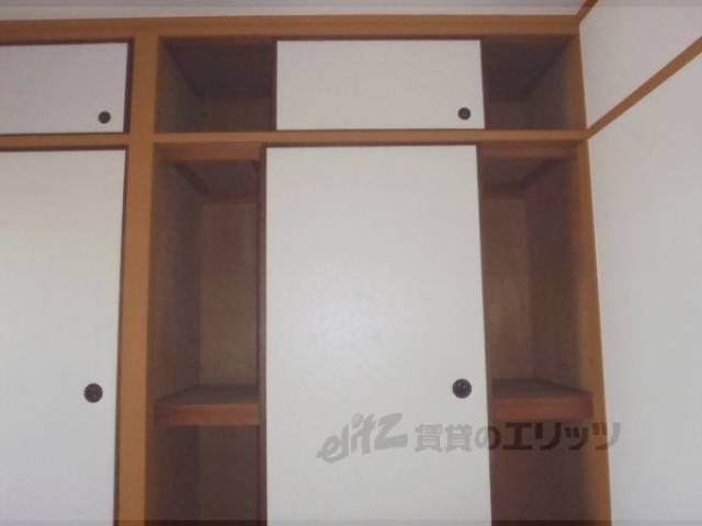 収納　和室収納西側