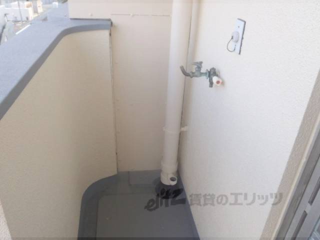 洗濯機置場　ベランダになります