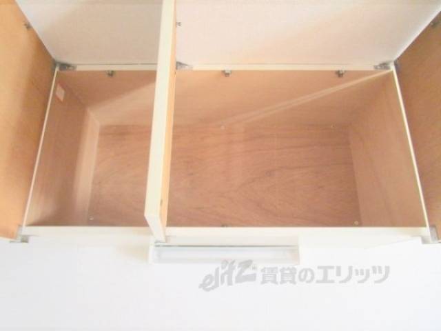 キッチン　上部収納