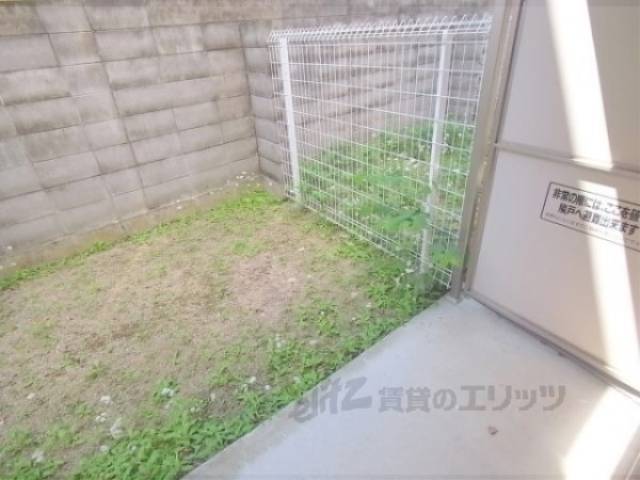 ベランダ　庭付きです。