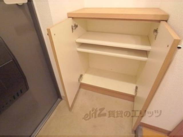 下駄箱　靴もたっぷり入ります。