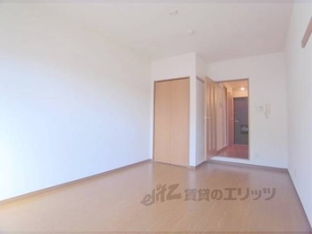 居室　8.5帖のお部屋です。
