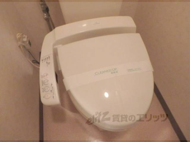 トイレ　洗浄機能付き便座