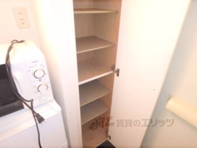 廊下　沢山収納可能です