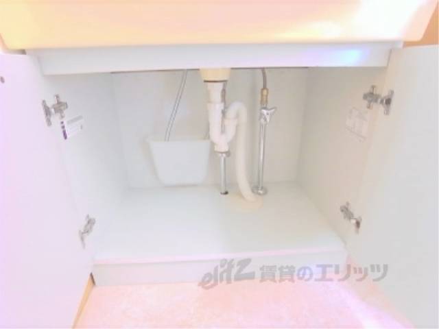 洗面所　下部収納