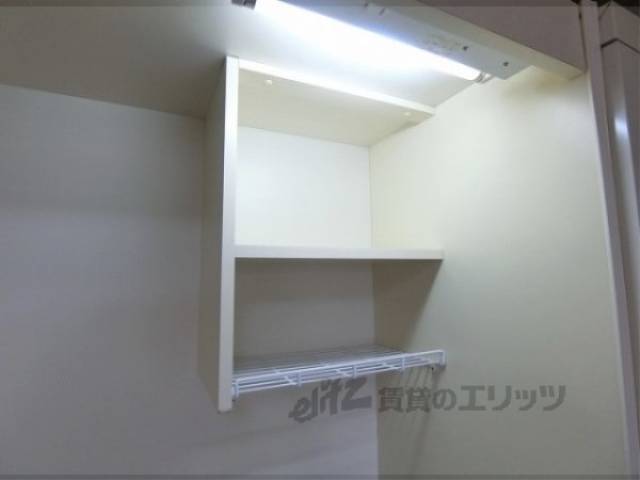 キッチン　収納棚