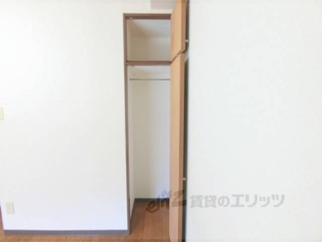 洋室　収納