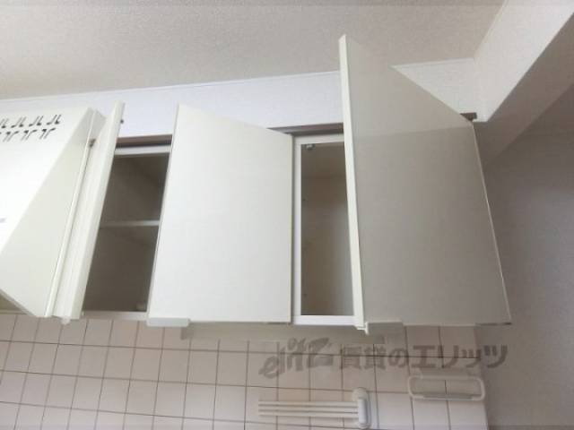 キッチン上部収納