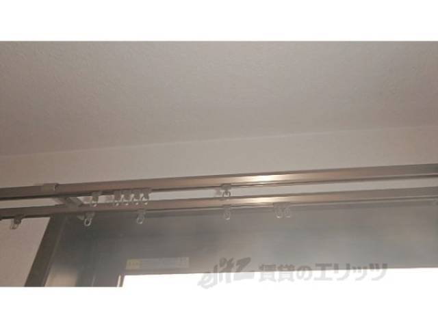 カーテンレール