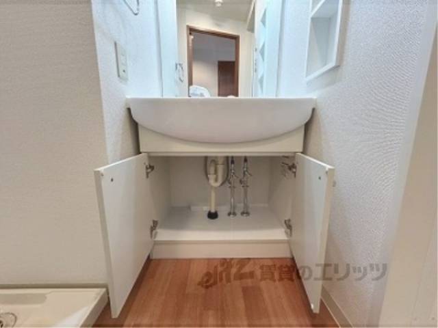 洗面所　下部収納