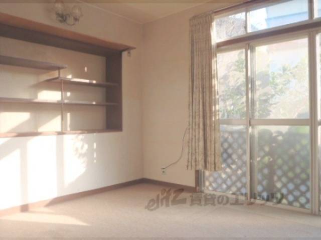 洋室　１階洋室　明るい南向き