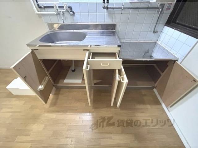キッチン　下部収納