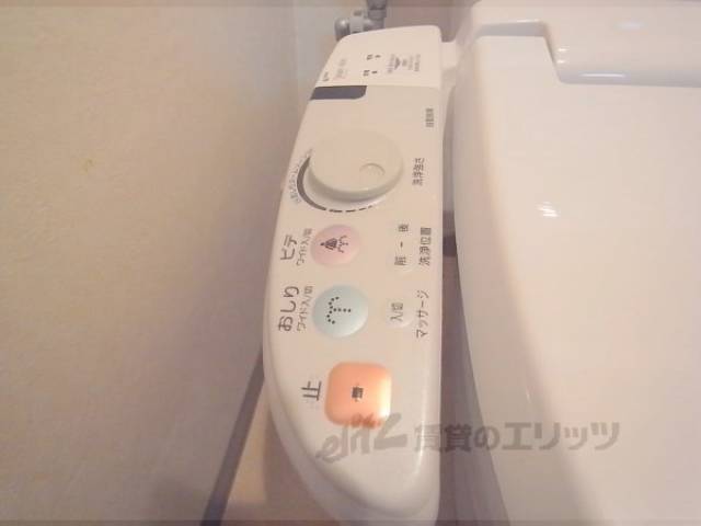 トイレ　温水洗浄器