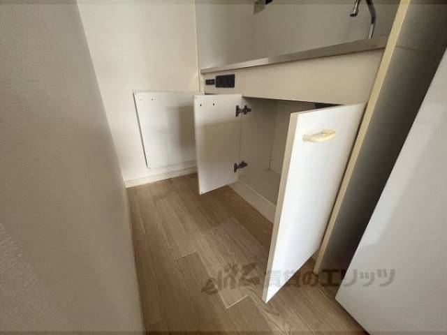 収納　キッチン台下