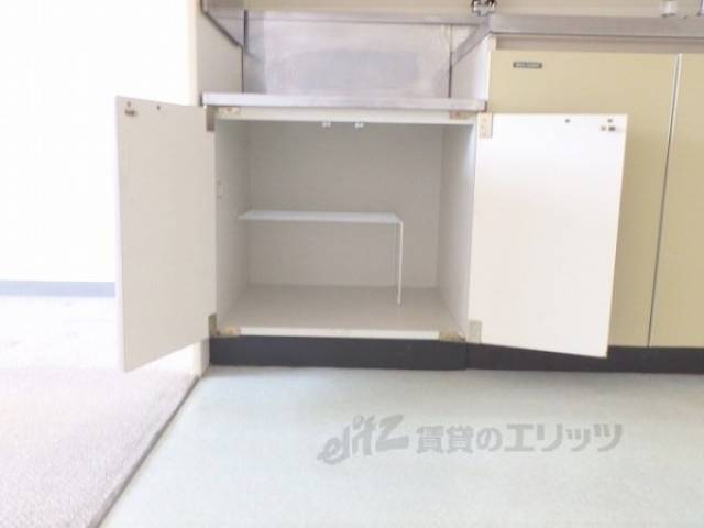収納　キッチン下収納