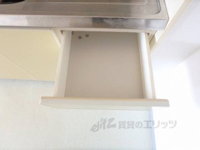 収納　キッチン下収納