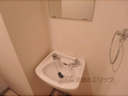 洗面所　男子トイレ洗面