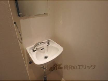 洗面所　女子トイレ洗面