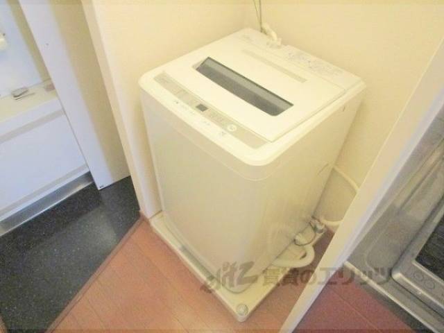 洗濯機置場　洗濯機