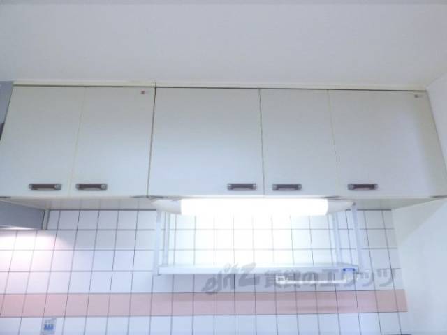 キッチン　収納上