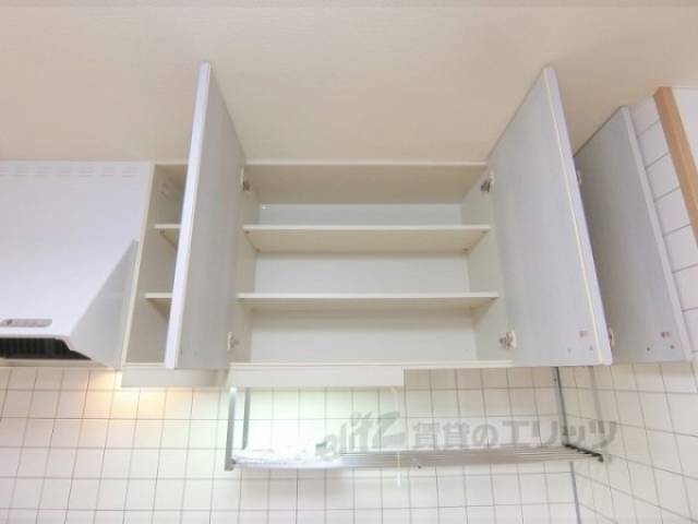 キッチン　上部収納
