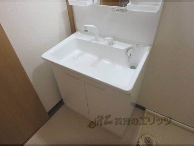 独立洗面台