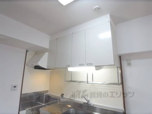 キッチン　上部収納