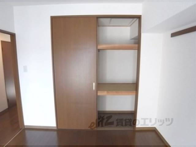 収納　洋室6.1帖