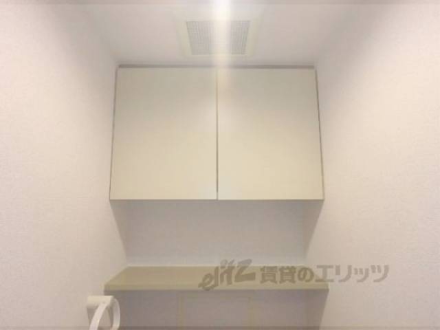トイレ　トイレ収納