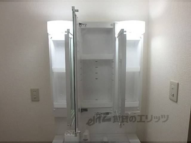 洗面所　上部収納
