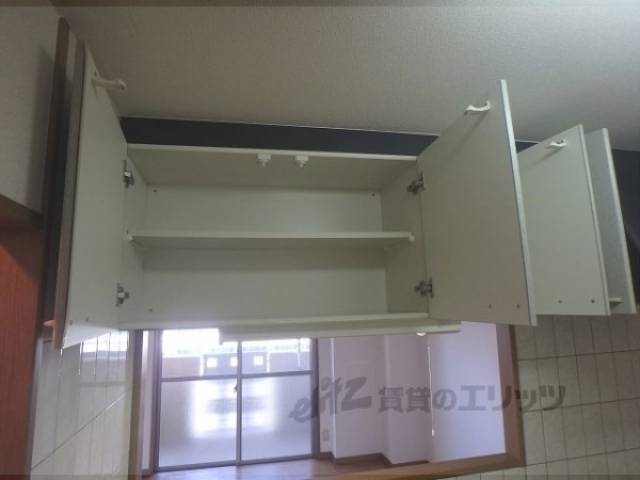 収納　キッチン上