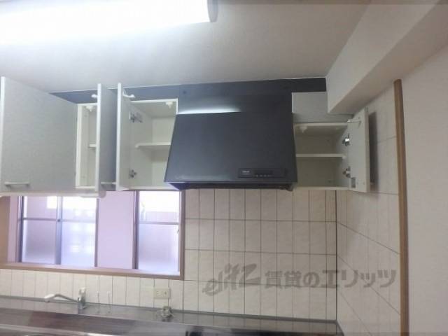 収納　キッチン上