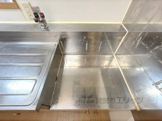 キッチン　コンロ置き場