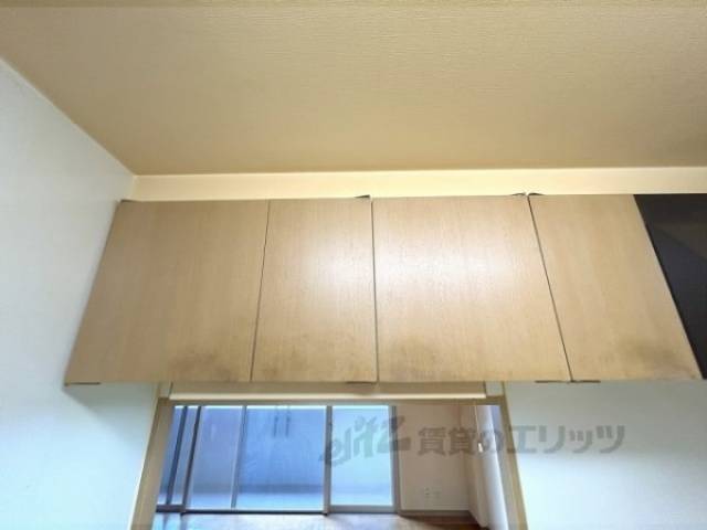キッチン　上部収納