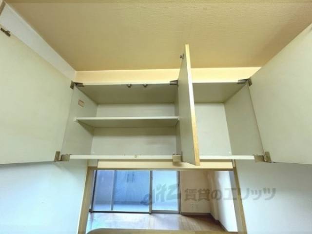 キッチン　上部収納