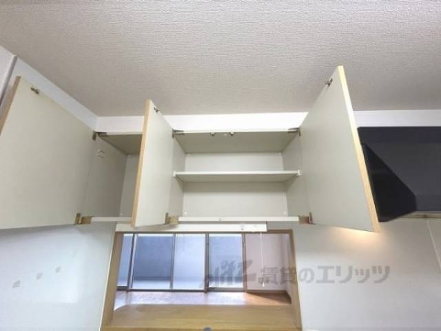キッチン　上部収納