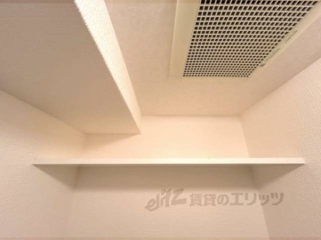 トイレ　上部収納