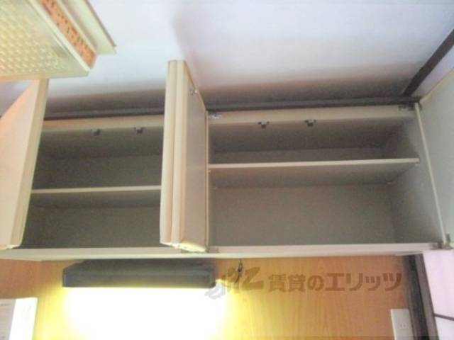 収納　上部収納