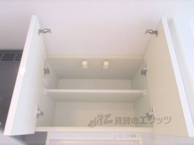 キッチン　上段収納
