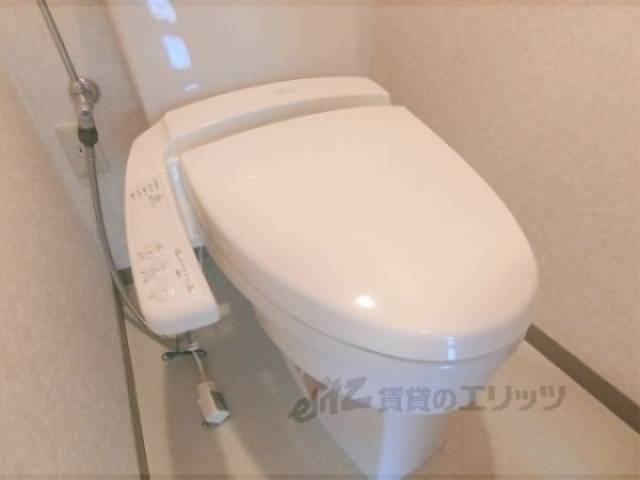 トイレ　洗浄機能付き便座