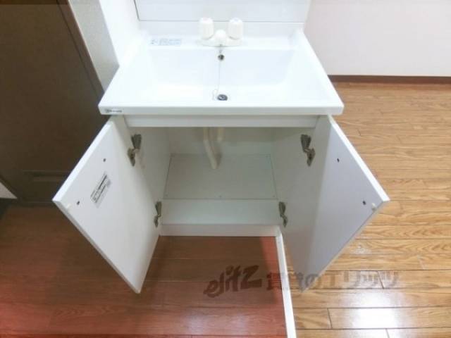 洗面所　洗面所収納