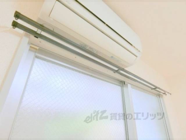 カーテンレール