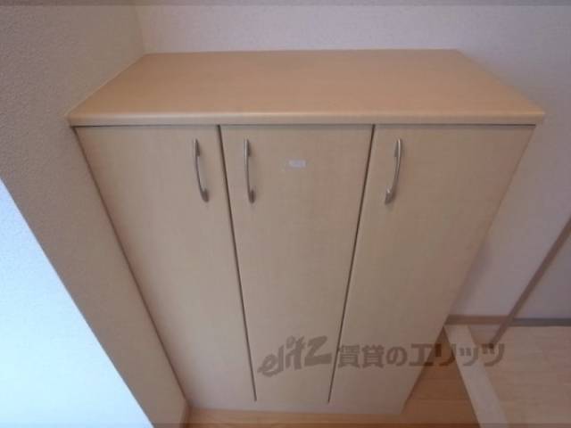 下駄箱　ウォシュレット機能付き