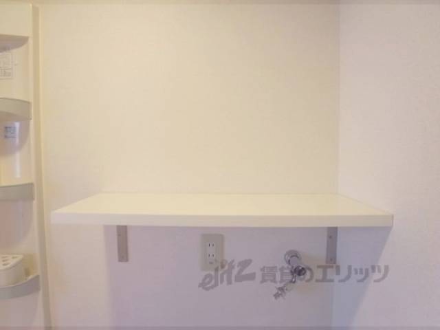 洗濯機上部吊戸棚