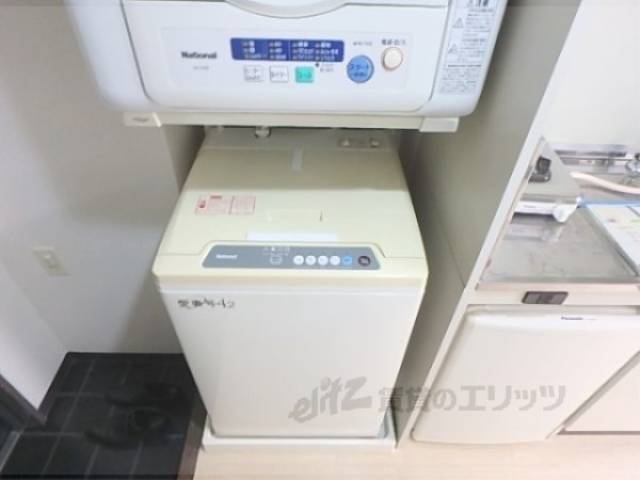 洗濯機置場　洗濯機