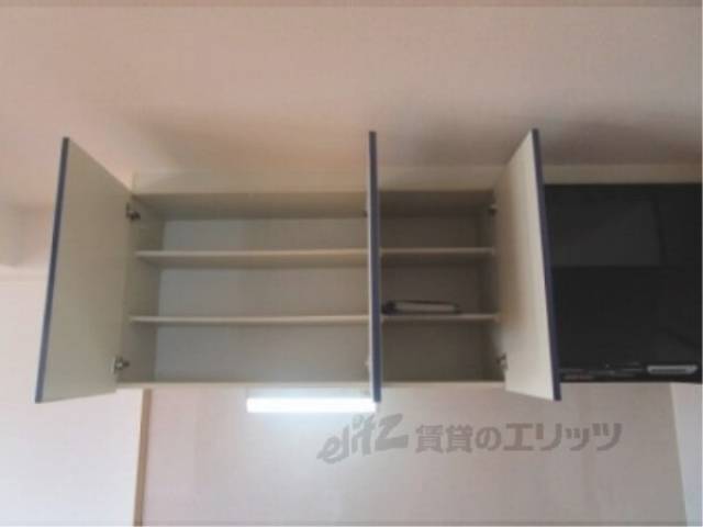 キッチン　上部収納