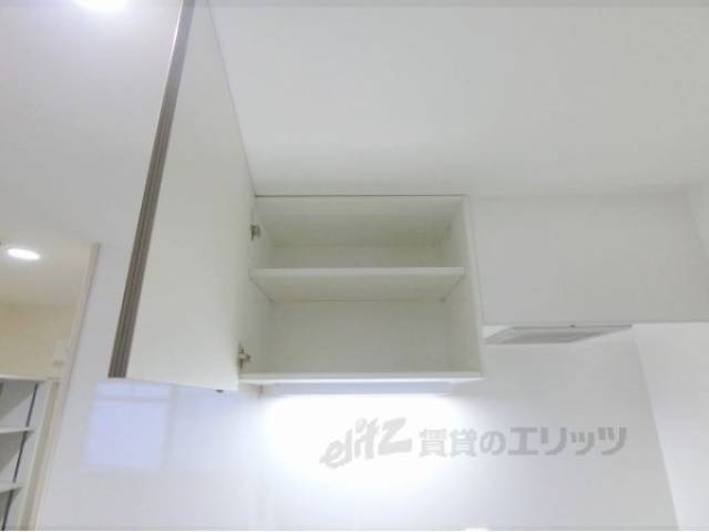 キッチン　上部収納