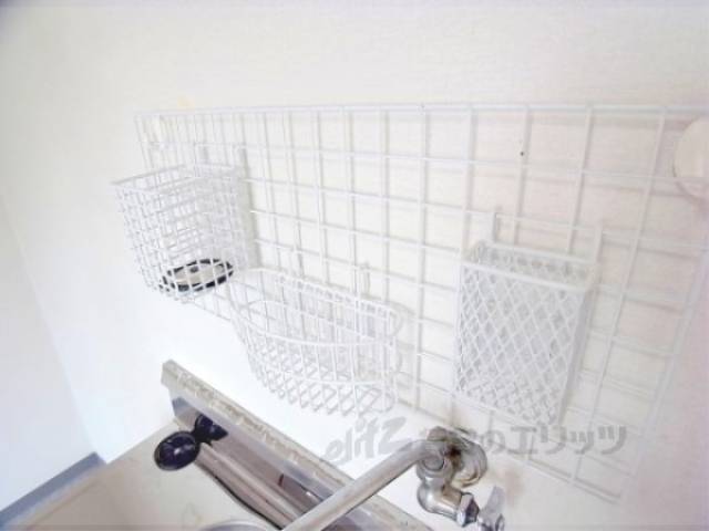 キッチン　シンク上収納