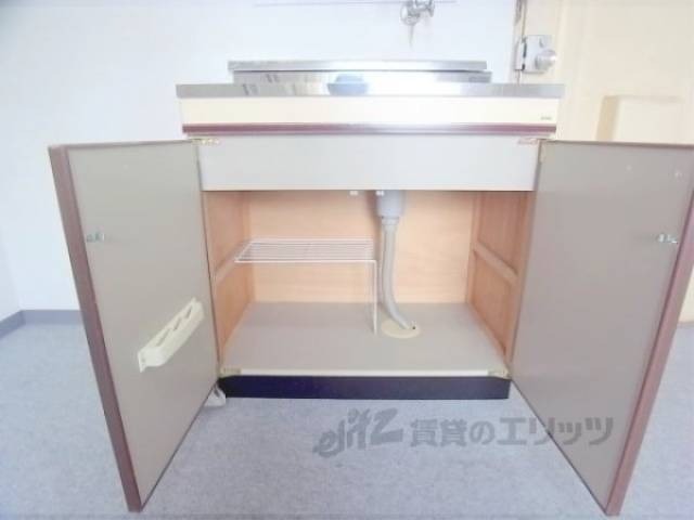 キッチン　シンク下収納