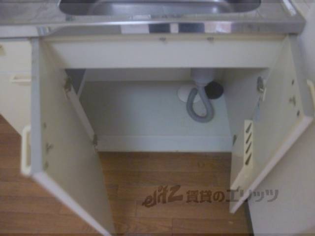 収納棚（下部）